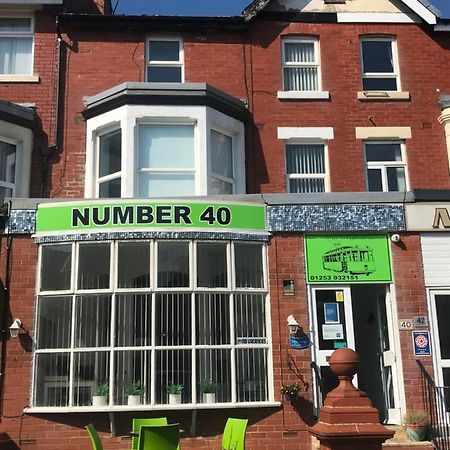 Number 40 - No Multiple Room Bookings Blackpool Ngoại thất bức ảnh