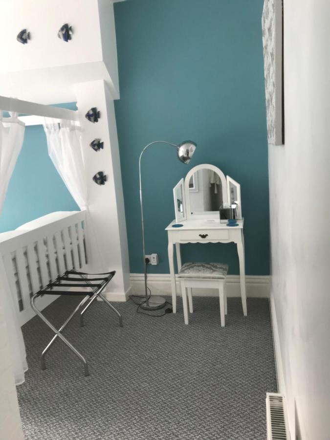 Number 40 - No Multiple Room Bookings Blackpool Ngoại thất bức ảnh